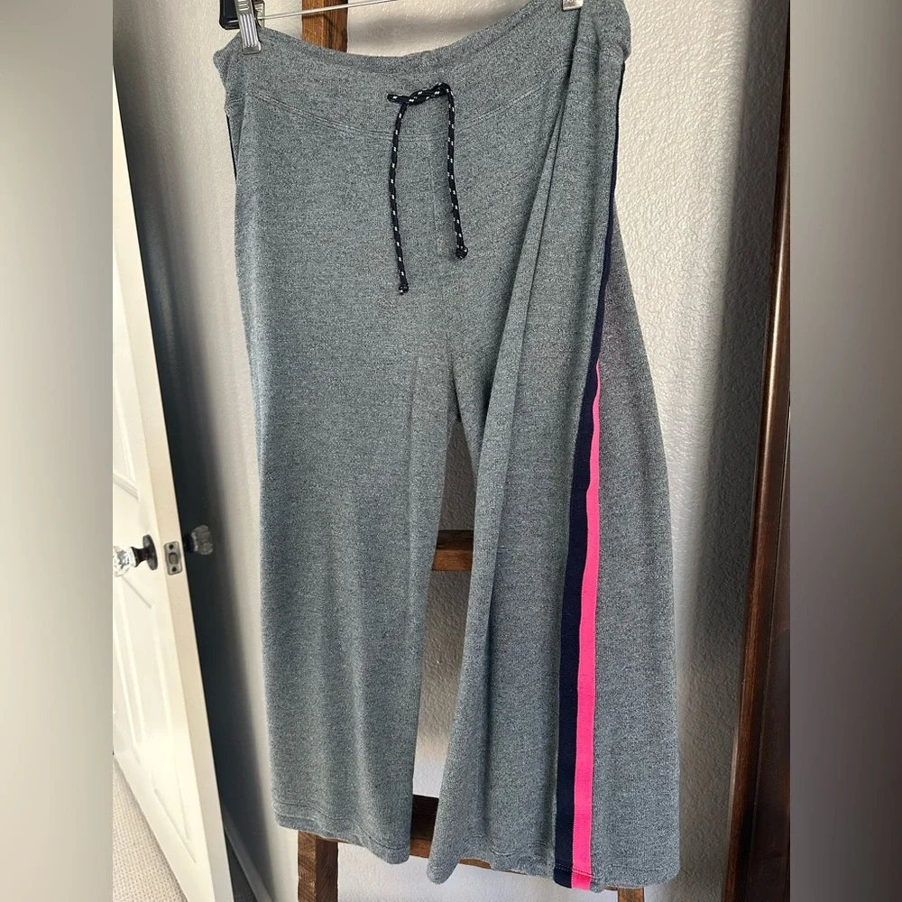 Sundry cropped sweatpants, size large (3) - Picture 5 of 13